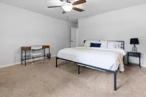 Relaxing 3BR Home, Sleeps 8, Fenced Yard for PETS - Image 4