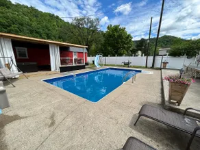 River Road Retreat - Image 3