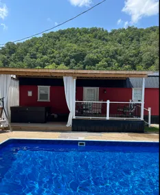 River Road Retreat - Image 5