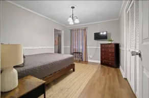 Spacious 3 bed 2 bath Home Great Location - Image 4