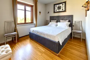 Modern Loft with Parking Space | Near Highway - Image 5