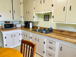 Mountain View Apartment - Image 2