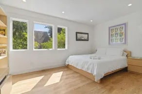 Beautiful views of the bay – 2 bedroom apartment - Image 4