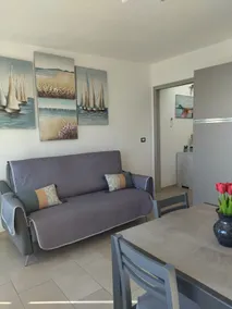The terrace overlooking the sea - Image 2