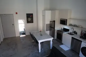 Stylish Hidden Gem in the Heart of Uptown 1BD 1BA - Image 5