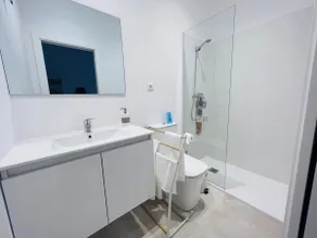 Comfortable and stylish apartment - Image 3