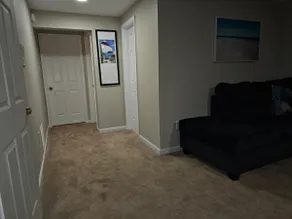 Lovely furnished basement w private entrance - Image 4