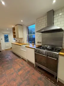 4 bedroom home for 8, village location, near beach - Image 4