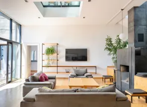 Modern Villa with Heated Pool & Garden - Image 3
