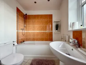 One Bedroom flat with private Kitchen - Image 3