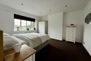 One Bedroom flat with private Kitchen - Image 2