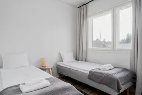 Modern 3BR House | Sauna & Parking | Near Airport - Image 4