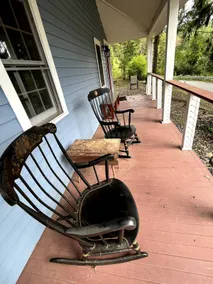 Quiet Historic Retreat - Image 2