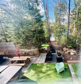 Chalet Karine & Waterside, kayaks, pedal boat, and hot tub - Image 2