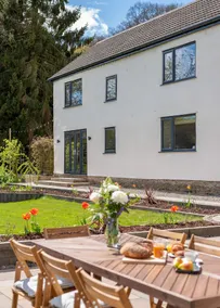 Large Farmhouse set in the Shropshire Hills - Image 4