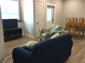 Peaceful 1 bedroom suite - Image 5
