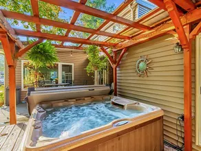 The Loft, with Hot tub and fire pit. - Image 2