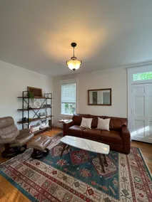 Charming LYH Home-Walkable in Historical area - Image 2