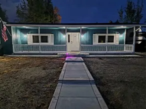 Evie's cozy getaway, 8 minutes from the airport! - Image 2