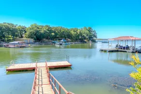 Lighthouse-Themed Lake House Escape - Image 3