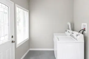 Modern 1BR Apt • Free Parking + Central Location - Image 3