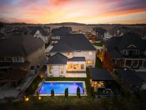 Luxurious 8000 Sq with pool and cabana - Image 5