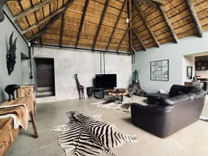 Syeta Bush Lodge - Luxury Bush Villa - Image 2