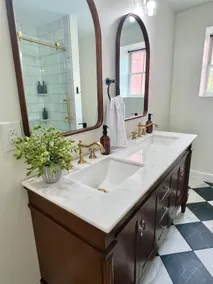 Top Shelf Loft on Main | King Size Bed | Walkable - Image 4