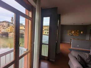 Ponte Vecchio Elegant Apartment - Image 4