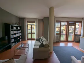 Ponte Vecchio Elegant Apartment - Image 2