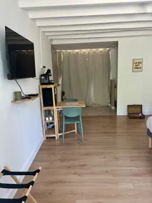 Bedroom with independent entrance. - Image 4