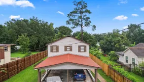 2BR Executive Duplex 75” TV Fast Wi-Fi |Cover Park - Image 3