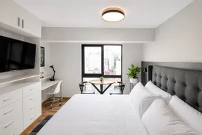 Studio King Bed Miraflores AC | Coworking, Gym, Garage - Image 2