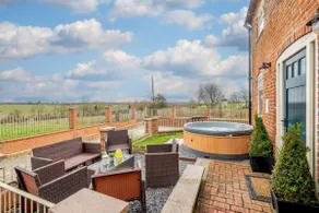 2 Bed in Newark oc-91051 - Image 2