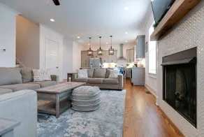 Cozy Downtown House! - Image 3