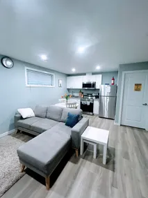 Cozy 2-Bedroom Basement Haven King and Queen beds - Image 4