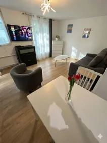 Studio with private terrace & free parking – Talence - Image 3