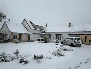 Country house 45 minutes from Paris - Image 2