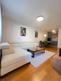 White Homes Apartments • Central Point - Image 2