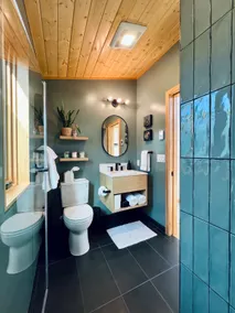 The Friendly Den / Cozy, private couples retreat. - Image 5