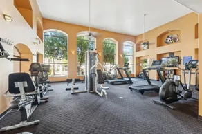 No Extra Fees! 2 Bdrm + Pool + Gym + Desk - Image 5