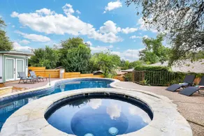 Heated Swimming pool & Hot tub 7 bed central home - Image 5