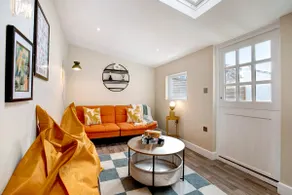 Beautifully refurbished cottage in lower Wivenhoe. - Image 4