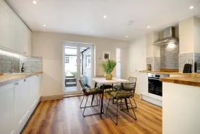 Beautifully refurbished cottage in lower Wivenhoe. - Image 5