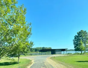 Camp house on the lake - Image 5