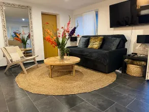 Apartment with 180° panoramic lake views - Image 4