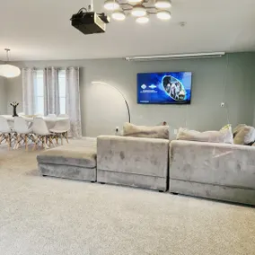 Modern 5BR Home | Spacious Getaway in the Valley - Image 5