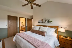 King Suite • Jetted Tub • Fire pit • Golf Views - Image 3