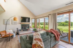 King Suite • Jetted Tub • Fire pit • Golf Views - Image 2