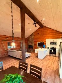 Grand Canyon Cozy Log Home & Hot Tub - Image 4